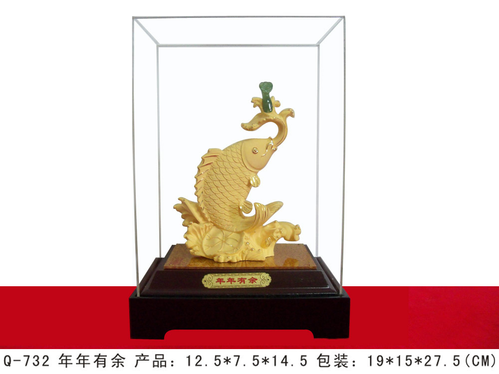 绒沙金招财鱼摆件 年年有余的财富祝福与工艺之美