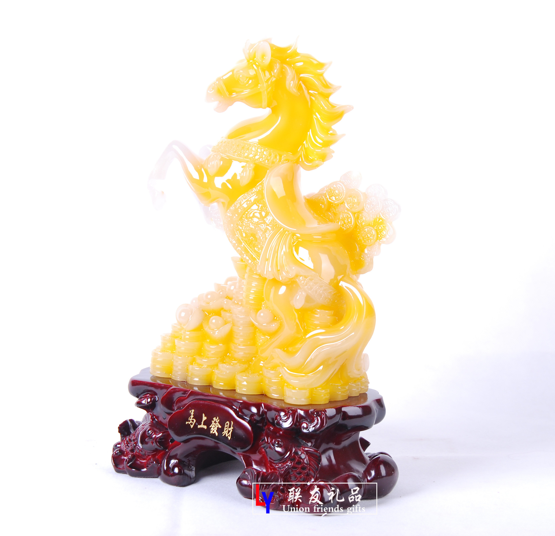 马上发财 树脂仿玉工艺摆件的匠心之选